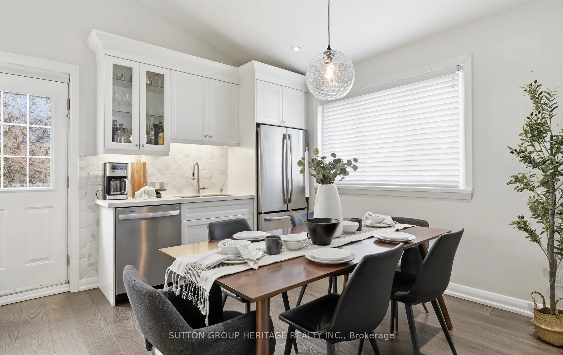 Photo 9 of 919 Bayview Avenue, Whitby, Downtown Whitby — HOMEH