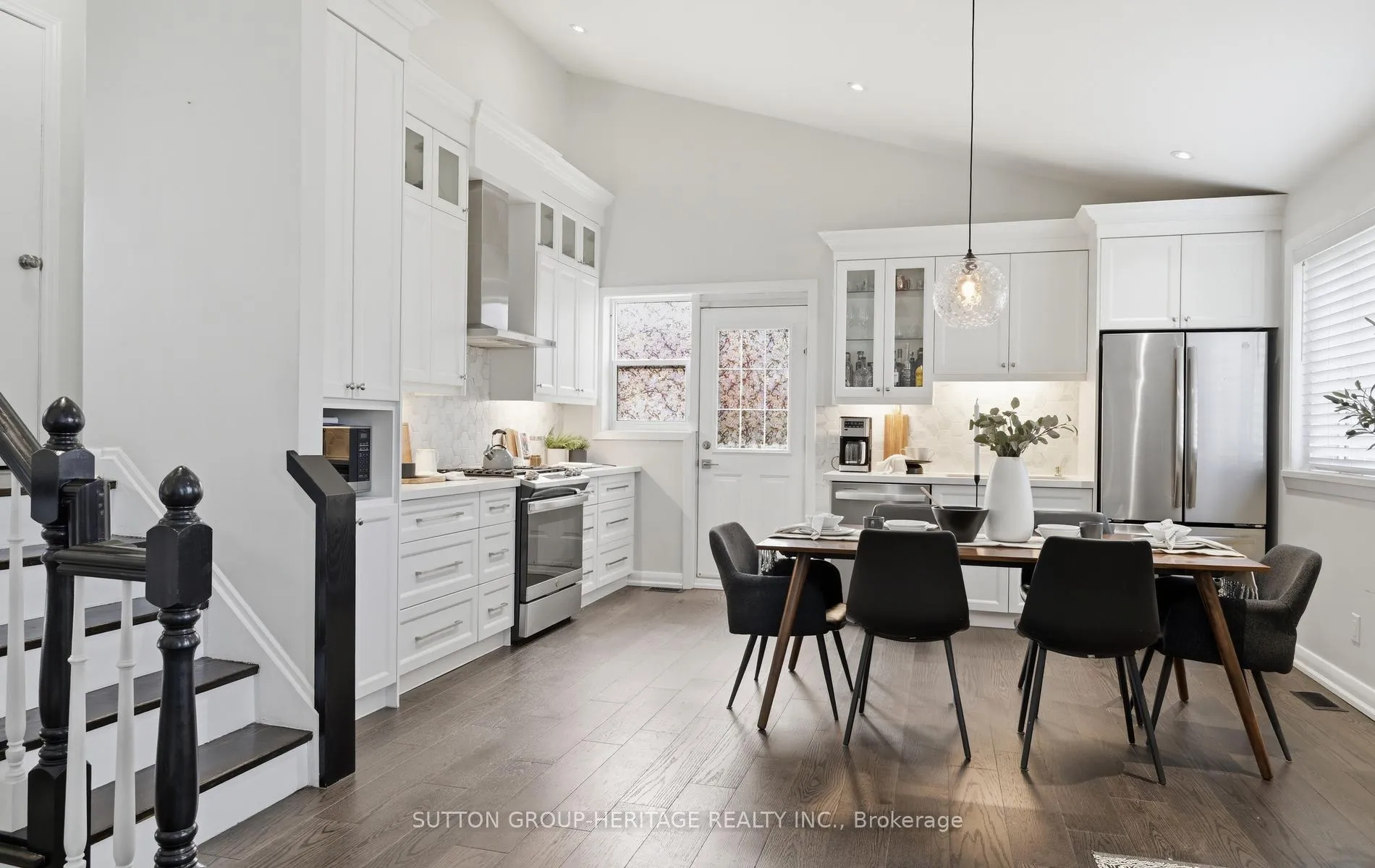 Photo 13 of 919 Bayview Avenue, Whitby, Downtown Whitby — HOMEH