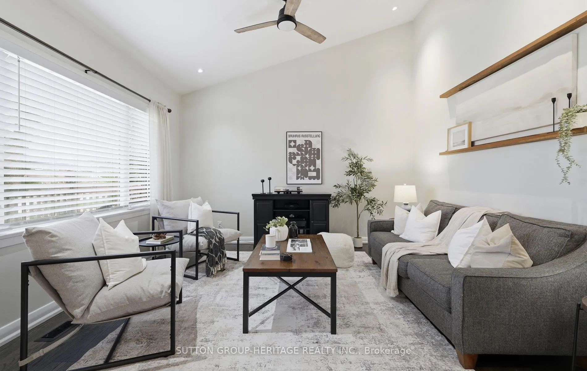 Photo 15 of 919 Bayview Avenue, Whitby, Downtown Whitby — HOMEH
