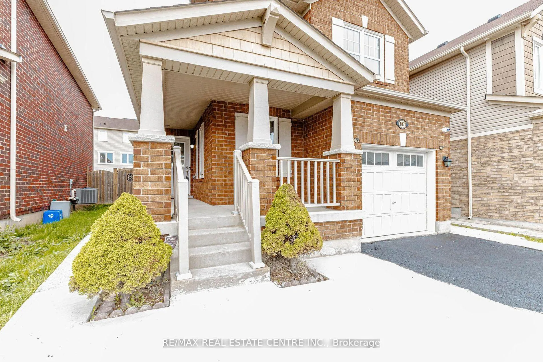 Photo 3 of 187 Lockwood Road, Brampton, Fletcher's West — HOMEH