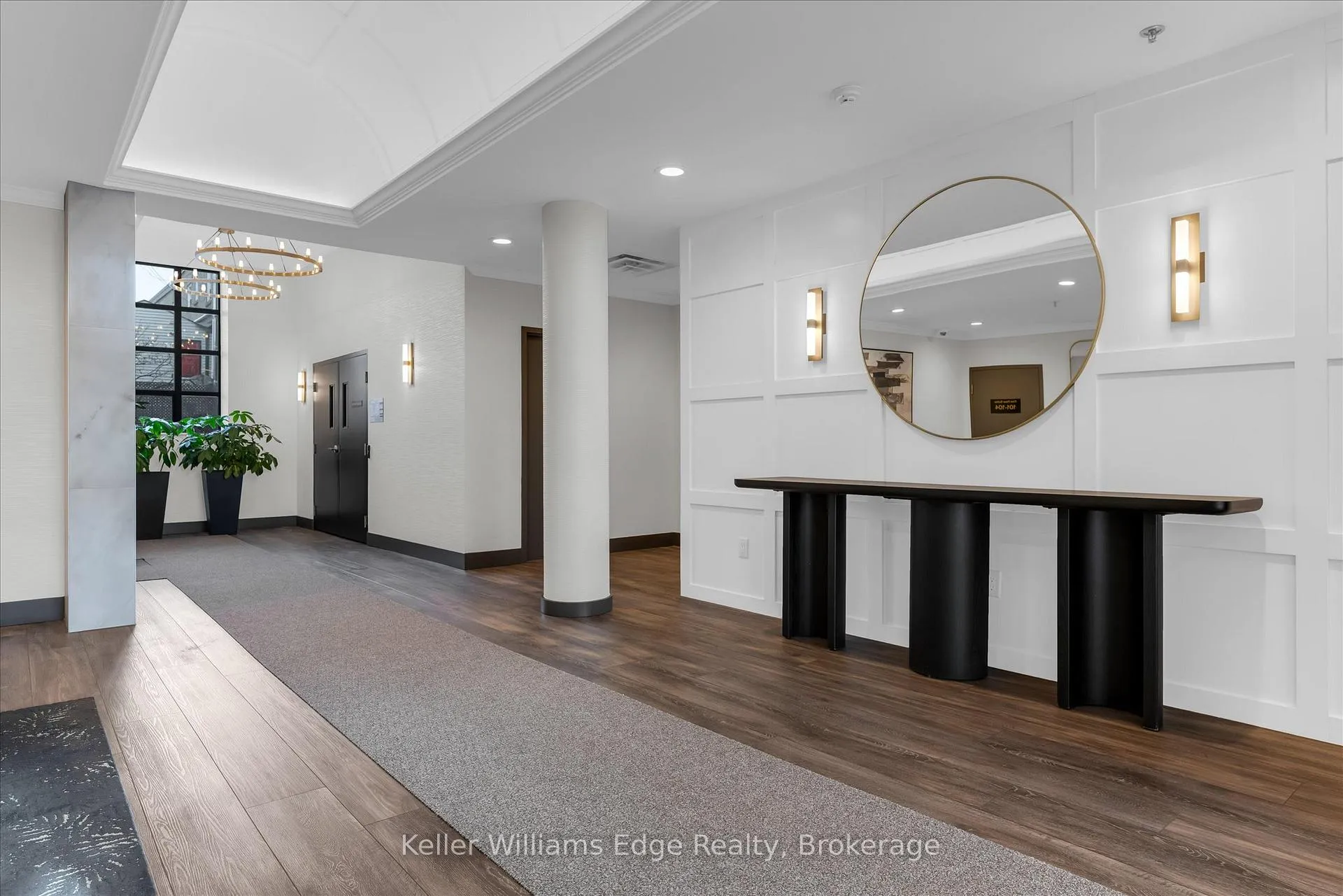 Photo 2 of Unit 203, 185 Robinson Street, Oakville, Old Oakville — HOMEH