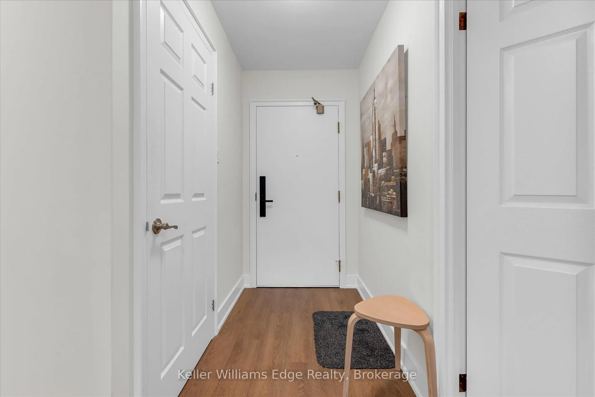 Photo 4 of Unit 203, 185 Robinson Street, Oakville, Old Oakville — HOMEH