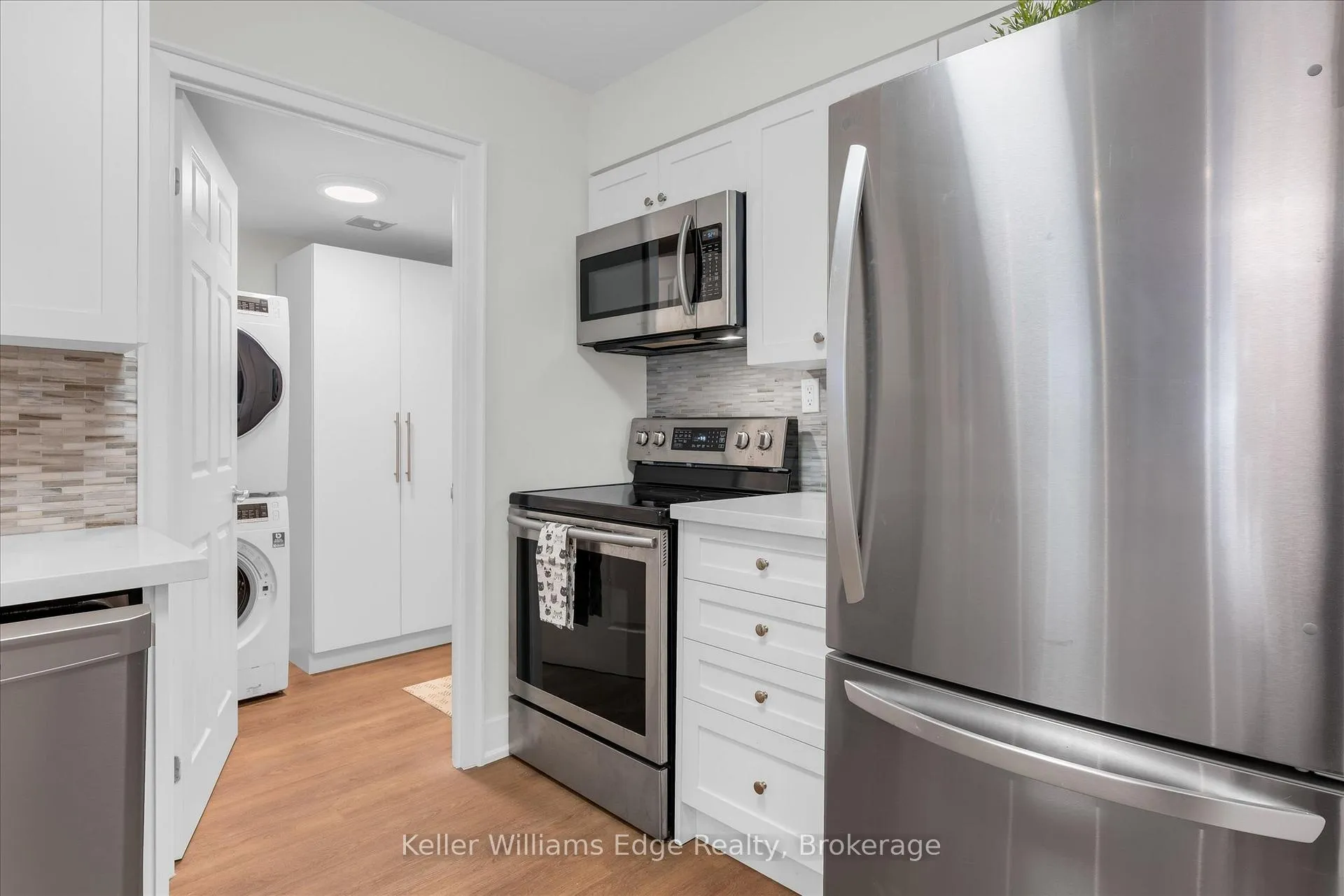 Photo 6 of Unit 203, 185 Robinson Street, Oakville, Old Oakville — HOMEH