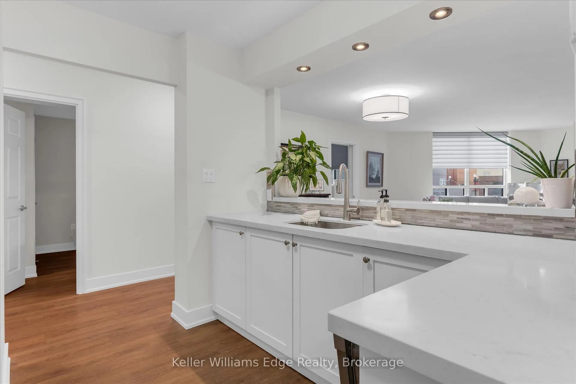 Photo 7 of Unit 203, 185 Robinson Street, Oakville, Old Oakville — HOMEH