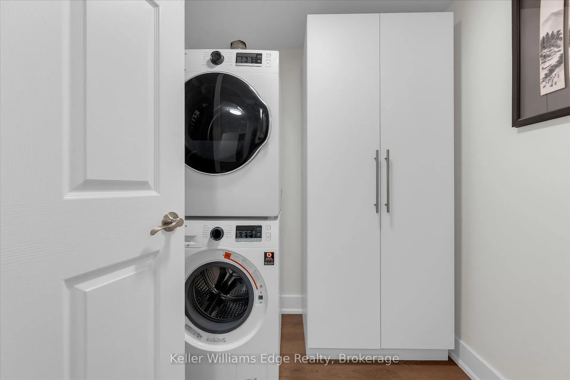 Photo 8 of Unit 203, 185 Robinson Street, Oakville, Old Oakville — HOMEH