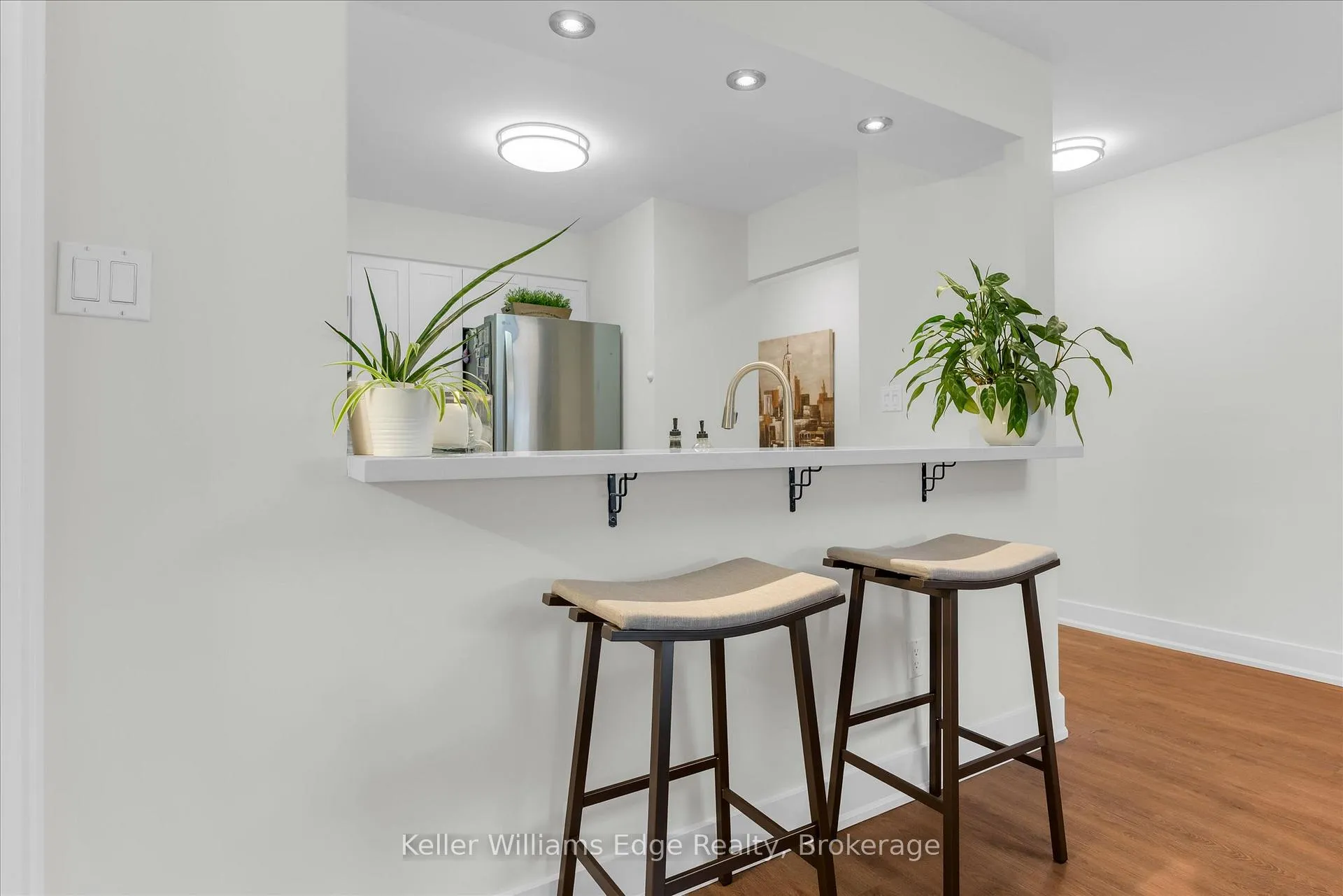 Photo 12 of Unit 203, 185 Robinson Street, Oakville, Old Oakville — HOMEH