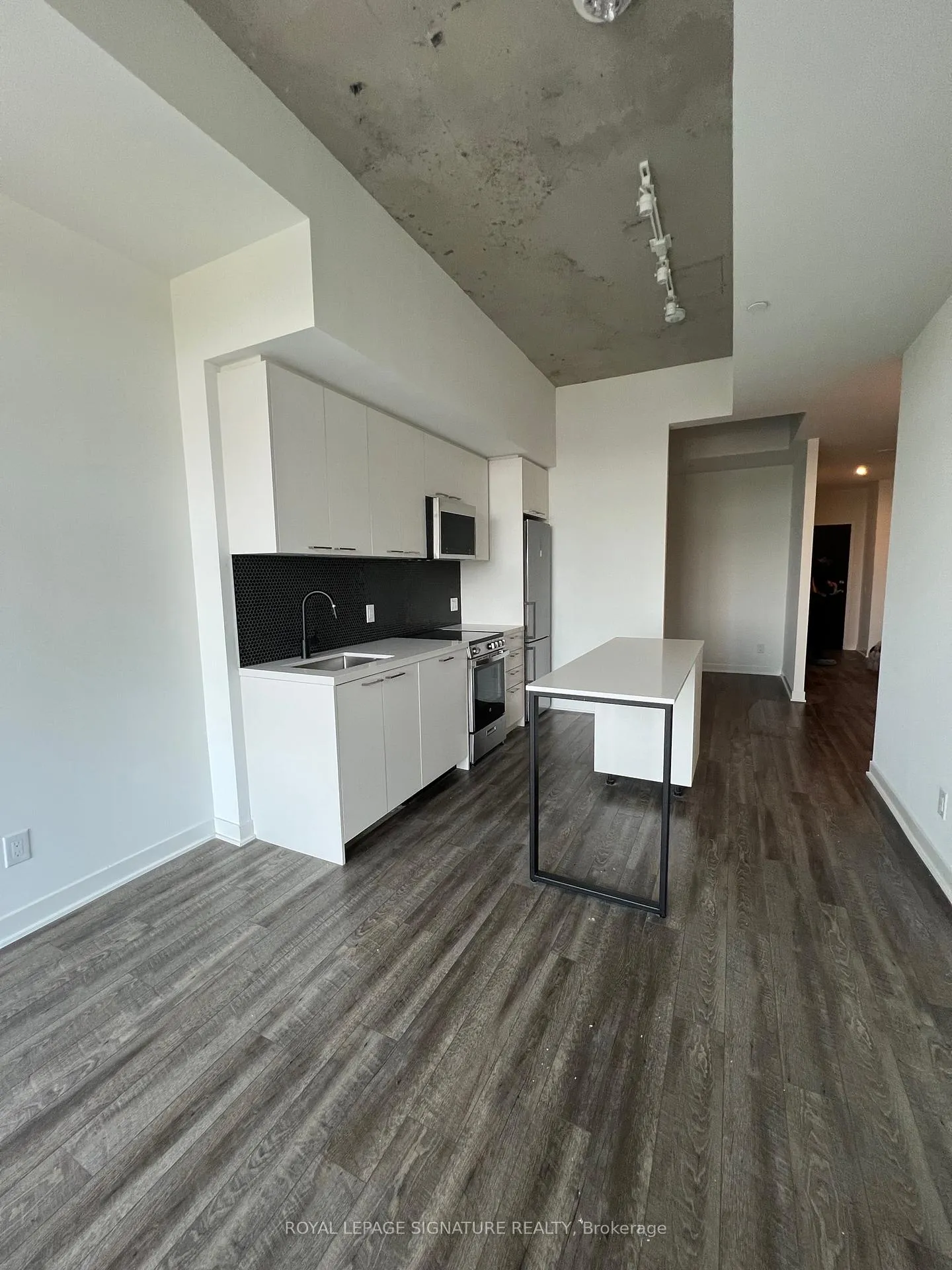 Photo 8 of Unit 618, 1808 St Clair Avenue W, Toronto, Weston-Pellam Park — HOMEH