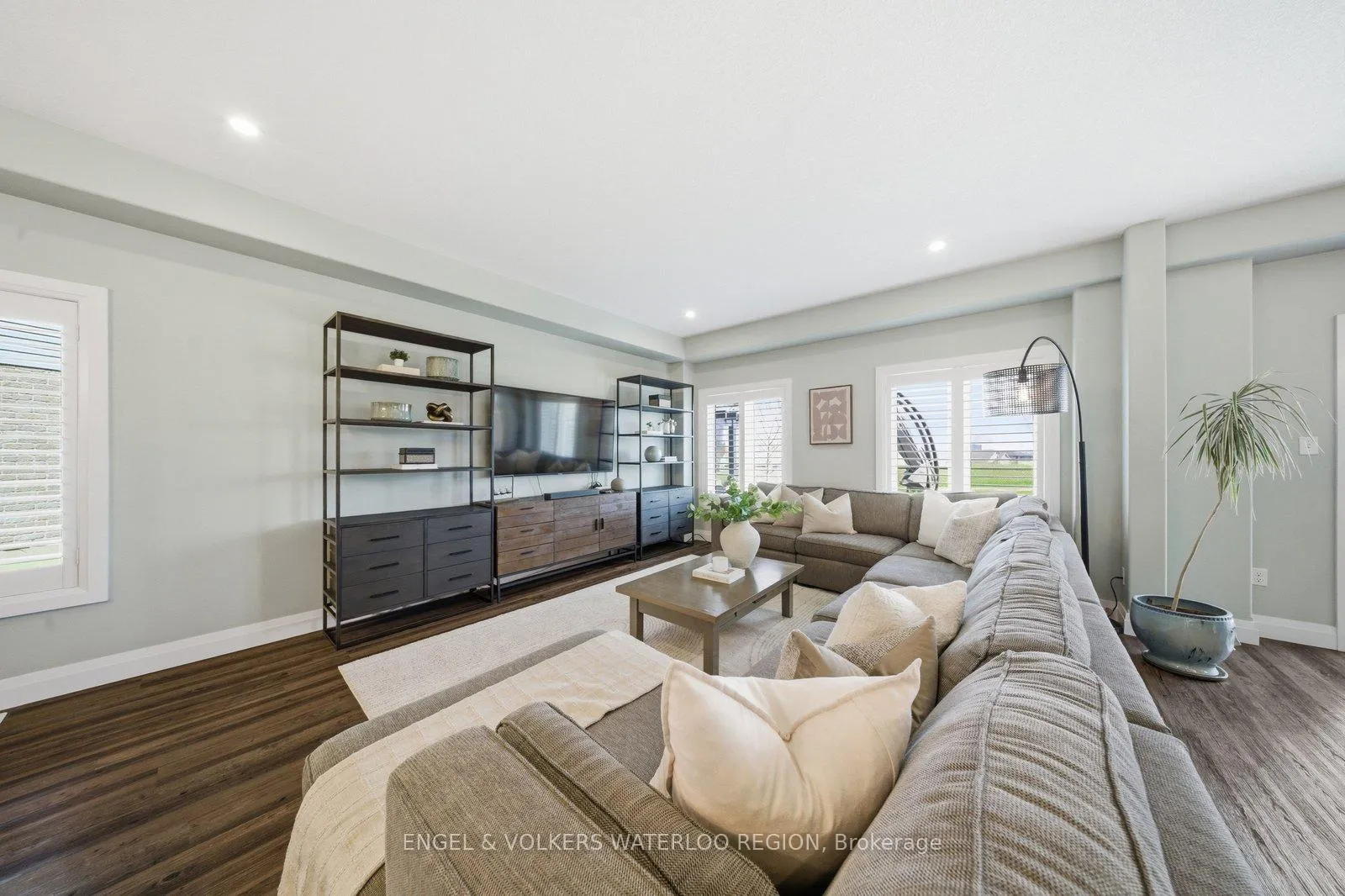 Photo 7 of 260 Dewdrop Crescent, Waterloo — HOMEH