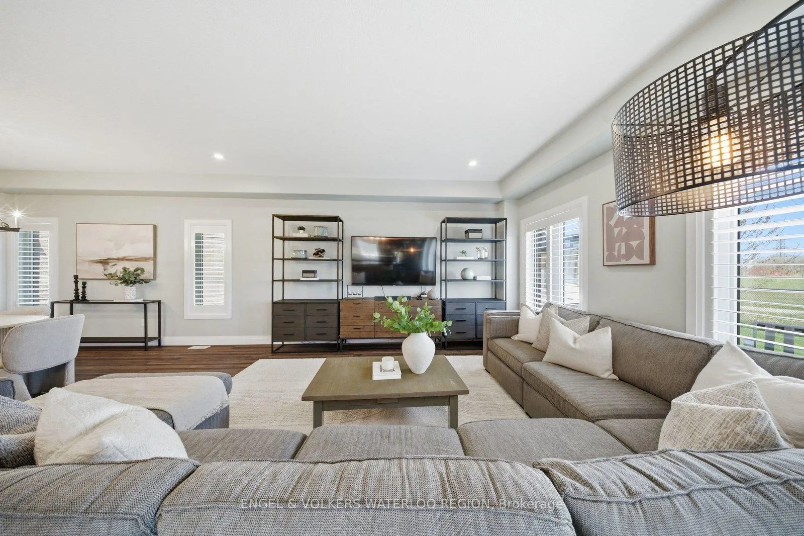 Photo 8 of 260 Dewdrop Crescent, Waterloo — HOMEH