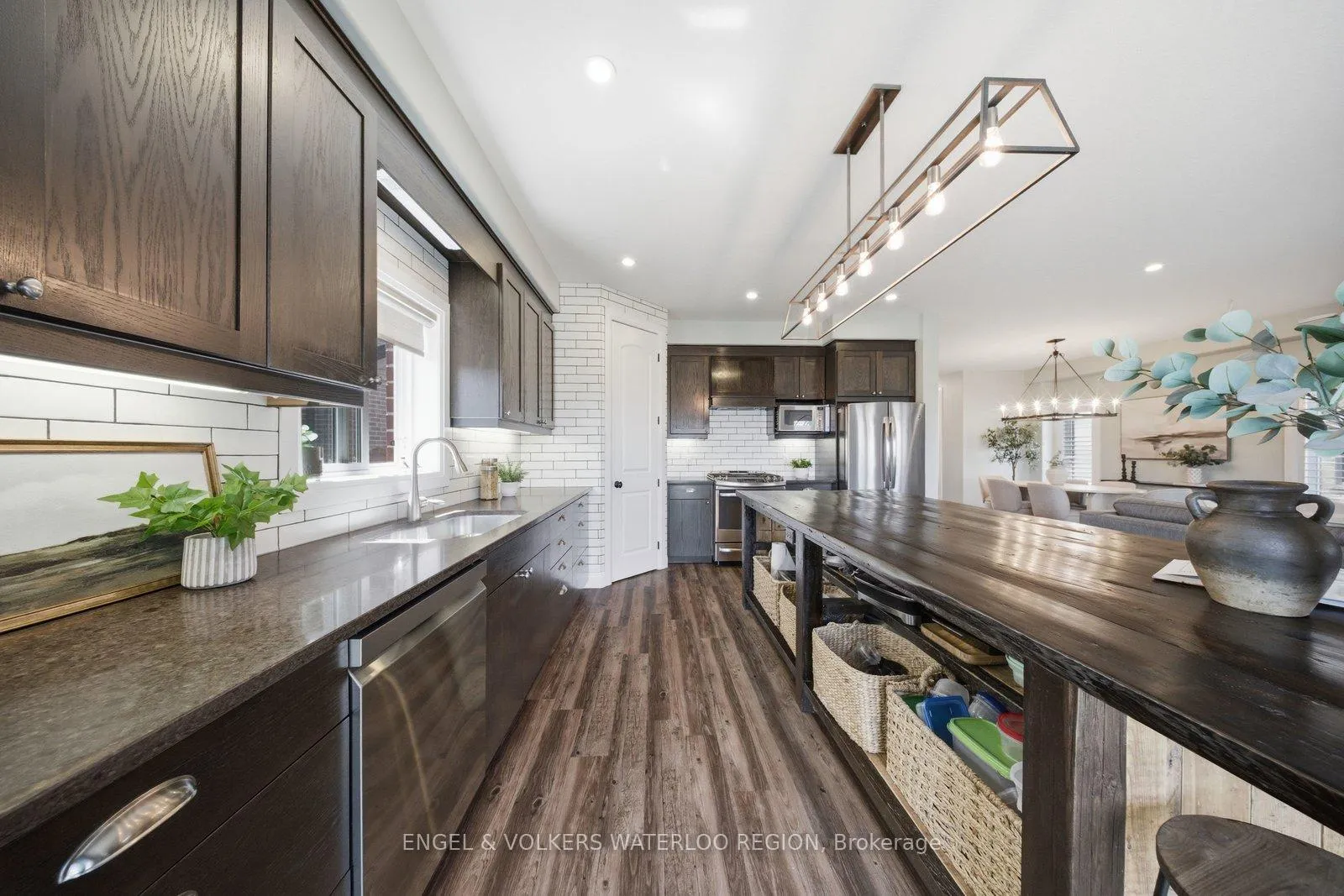 Photo 14 of 260 Dewdrop Crescent, Waterloo — HOMEH