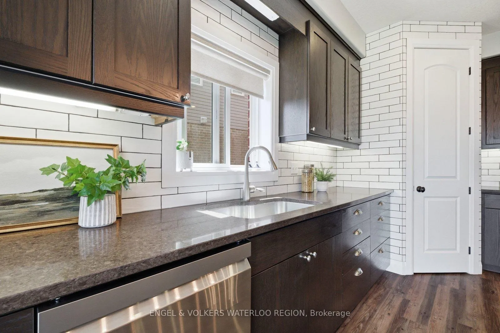 Photo 15 of 260 Dewdrop Crescent, Waterloo — HOMEH