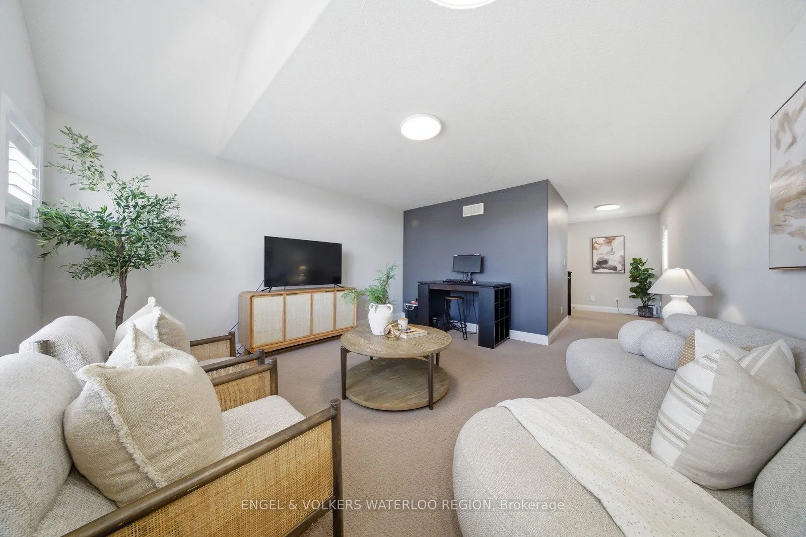 Photo 22 of 260 Dewdrop Crescent, Waterloo — HOMEH