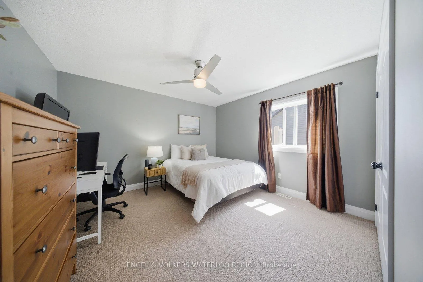 Photo 23 of 260 Dewdrop Crescent, Waterloo — HOMEH