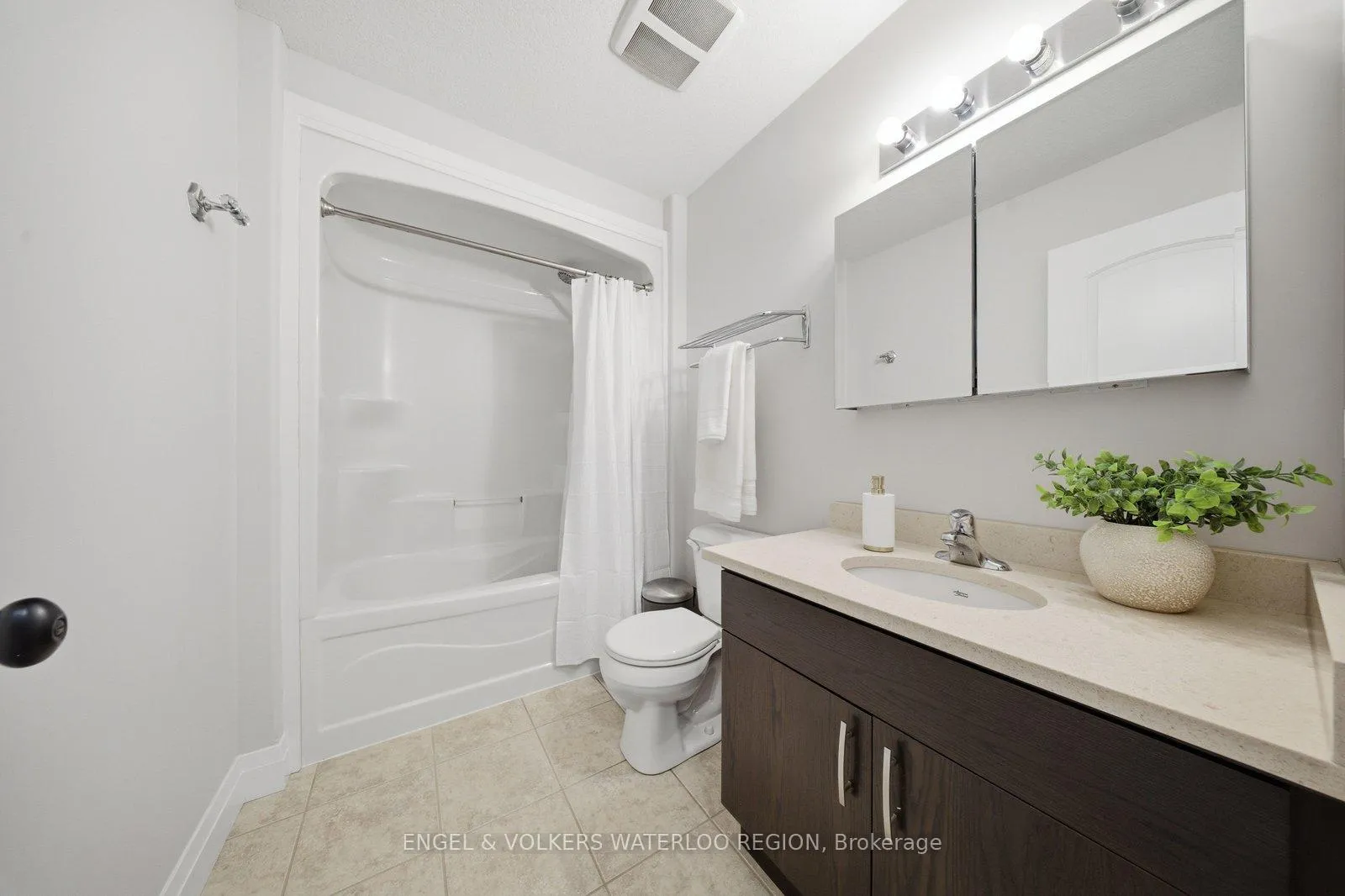 Photo 26 of 260 Dewdrop Crescent, Waterloo — HOMEH