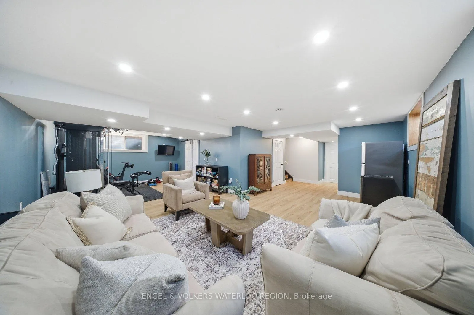 Photo 33 of 260 Dewdrop Crescent, Waterloo — HOMEH