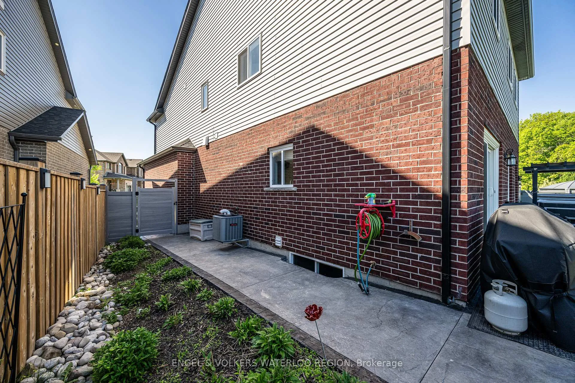 Photo 39 of 260 Dewdrop Crescent, Waterloo — HOMEH