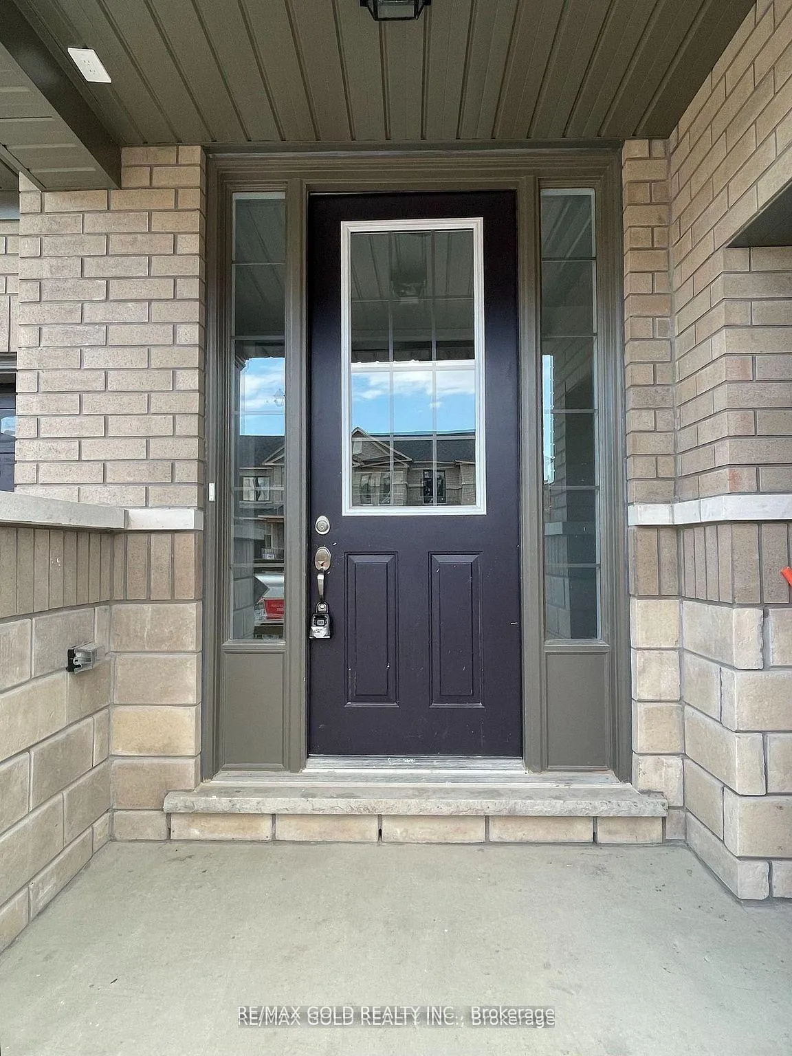 Photo 2 of 102 Corley Street, Kawartha Lakes, Lindsay — HOMEH