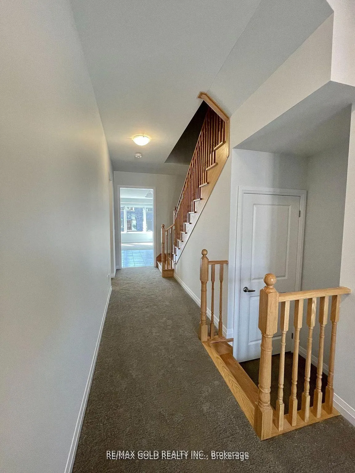 Photo 4 of 102 Corley Street, Kawartha Lakes, Lindsay — HOMEH