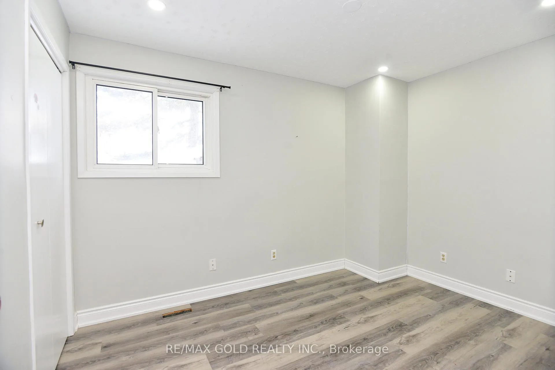 Photo 15 of 70 Greystone Crescent, Halton Hills, Georgetown — HOMEH