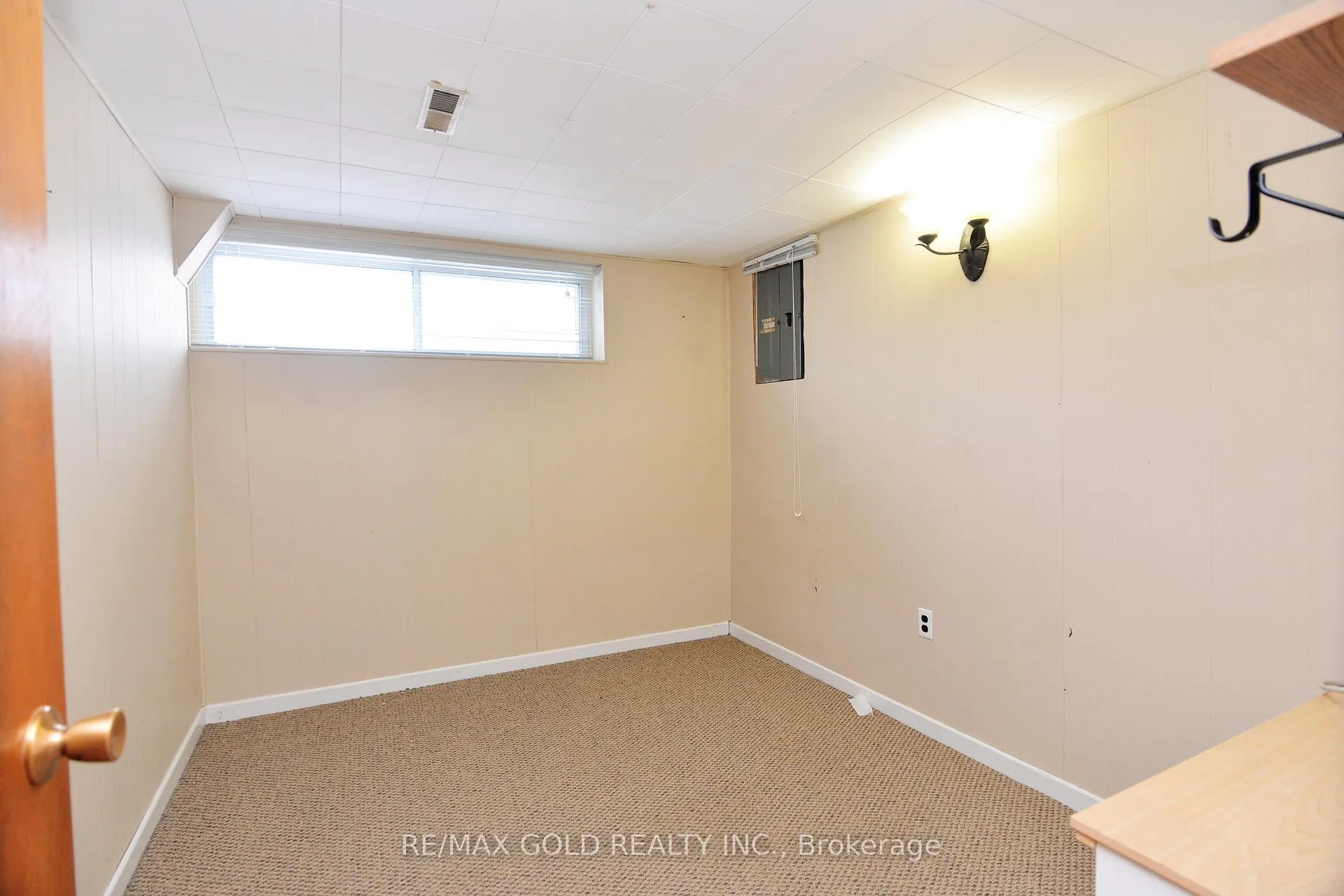 Photo 19 of 70 Greystone Crescent, Halton Hills, Georgetown — HOMEH