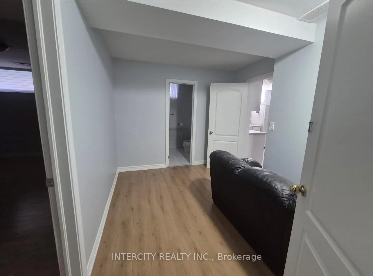 Photo 6 of Unit Bsmt, 346 Crofters Road, Vaughan, Islington Woods — HOMEH