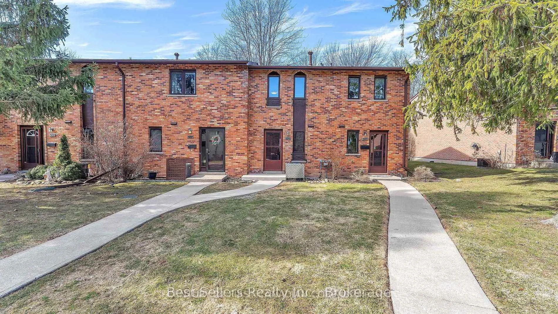 Front of Unit 26, 209 Millbank Drive