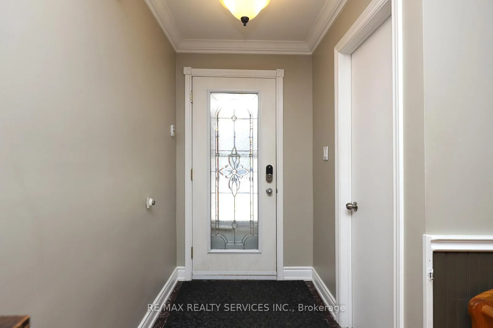 Photo 3 of 14 Kintyre Street, Brampton, Heart Lake West — HOMEH