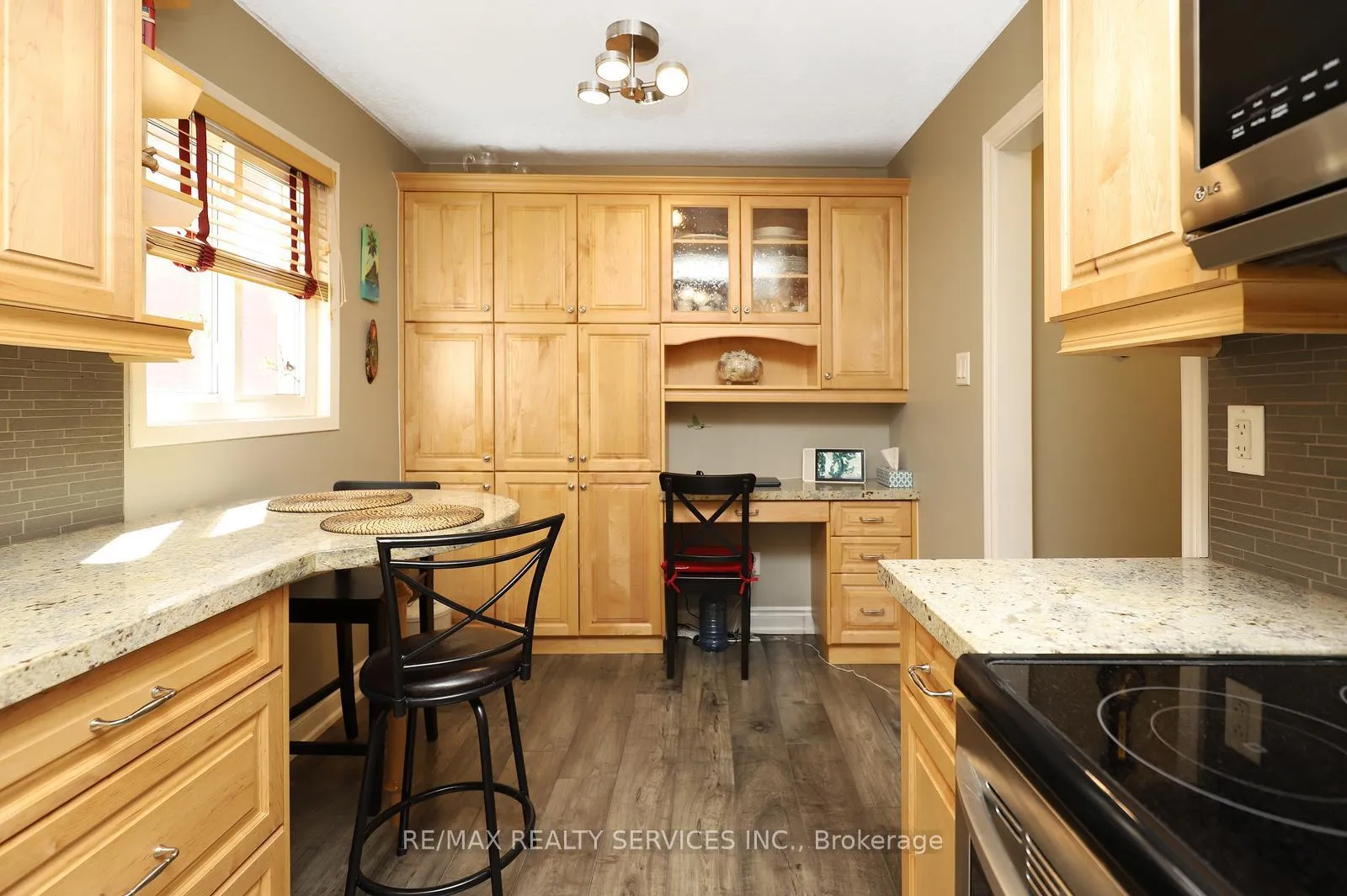 Photo 16 of 14 Kintyre Street, Brampton, Heart Lake West — HOMEH