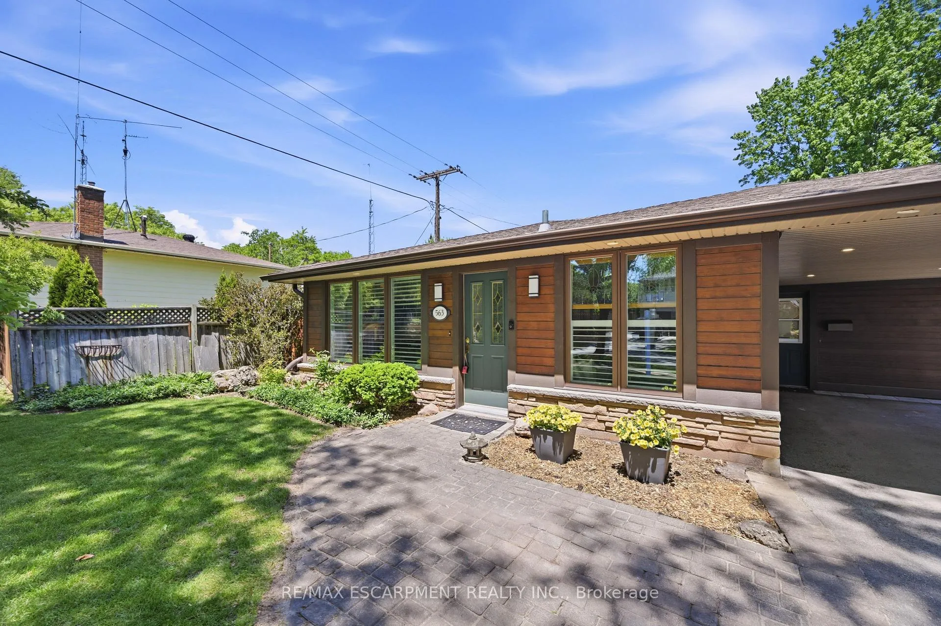 Photo 4 of 563 Elwood Road, Burlington, Roseland — HOMEH