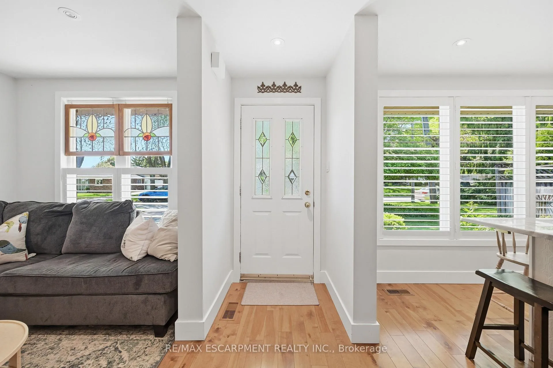 Photo 5 of 563 Elwood Road, Burlington, Roseland — HOMEH
