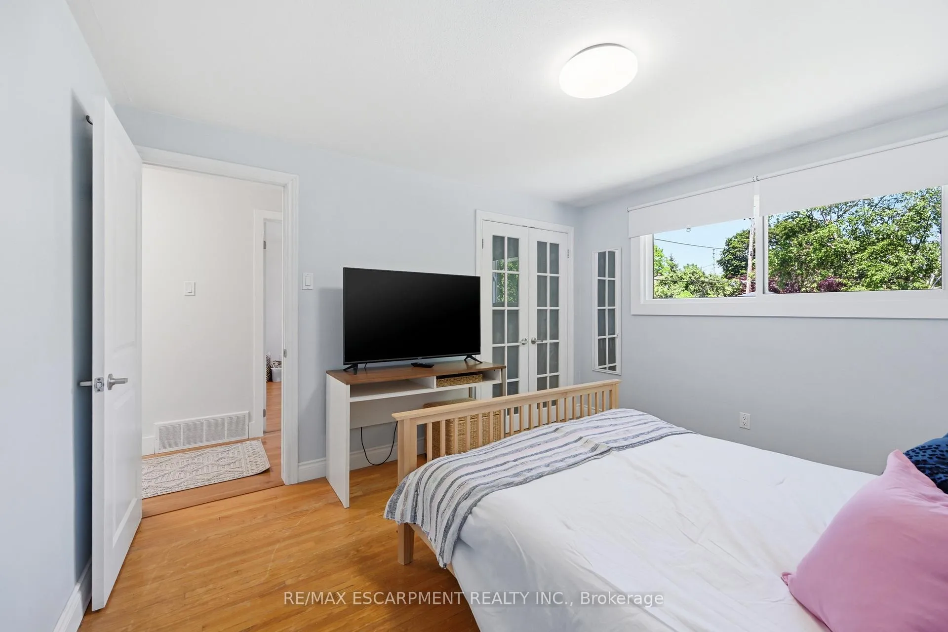 Photo 23 of 563 Elwood Road, Burlington, Roseland — HOMEH