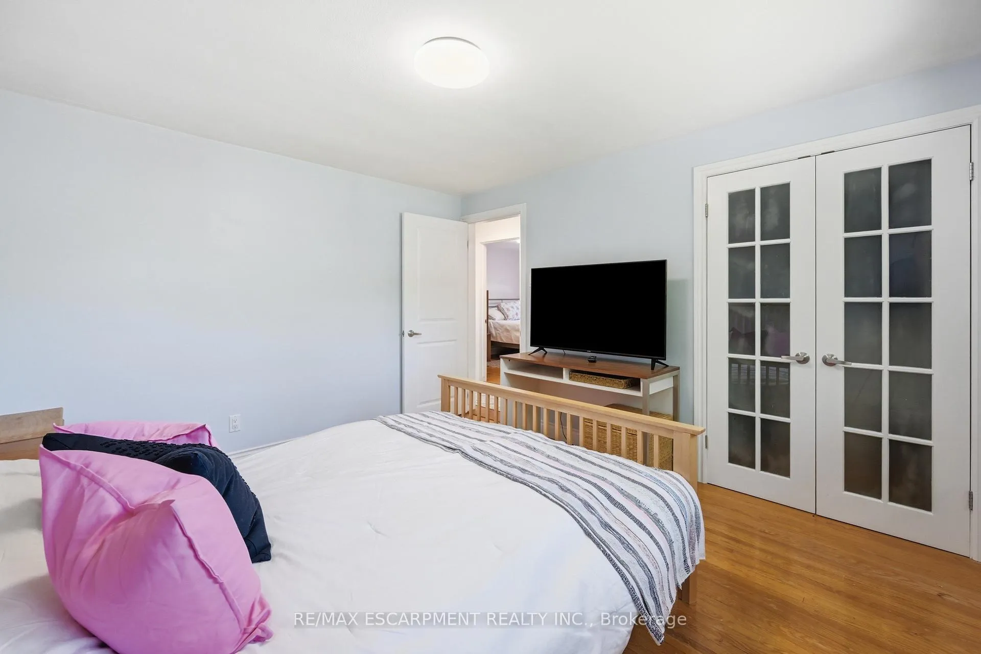 Photo 24 of 563 Elwood Road, Burlington, Roseland — HOMEH