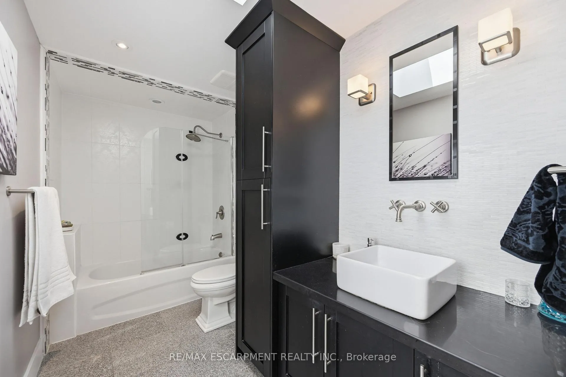 Photo 29 of 563 Elwood Road, Burlington, Roseland — HOMEH