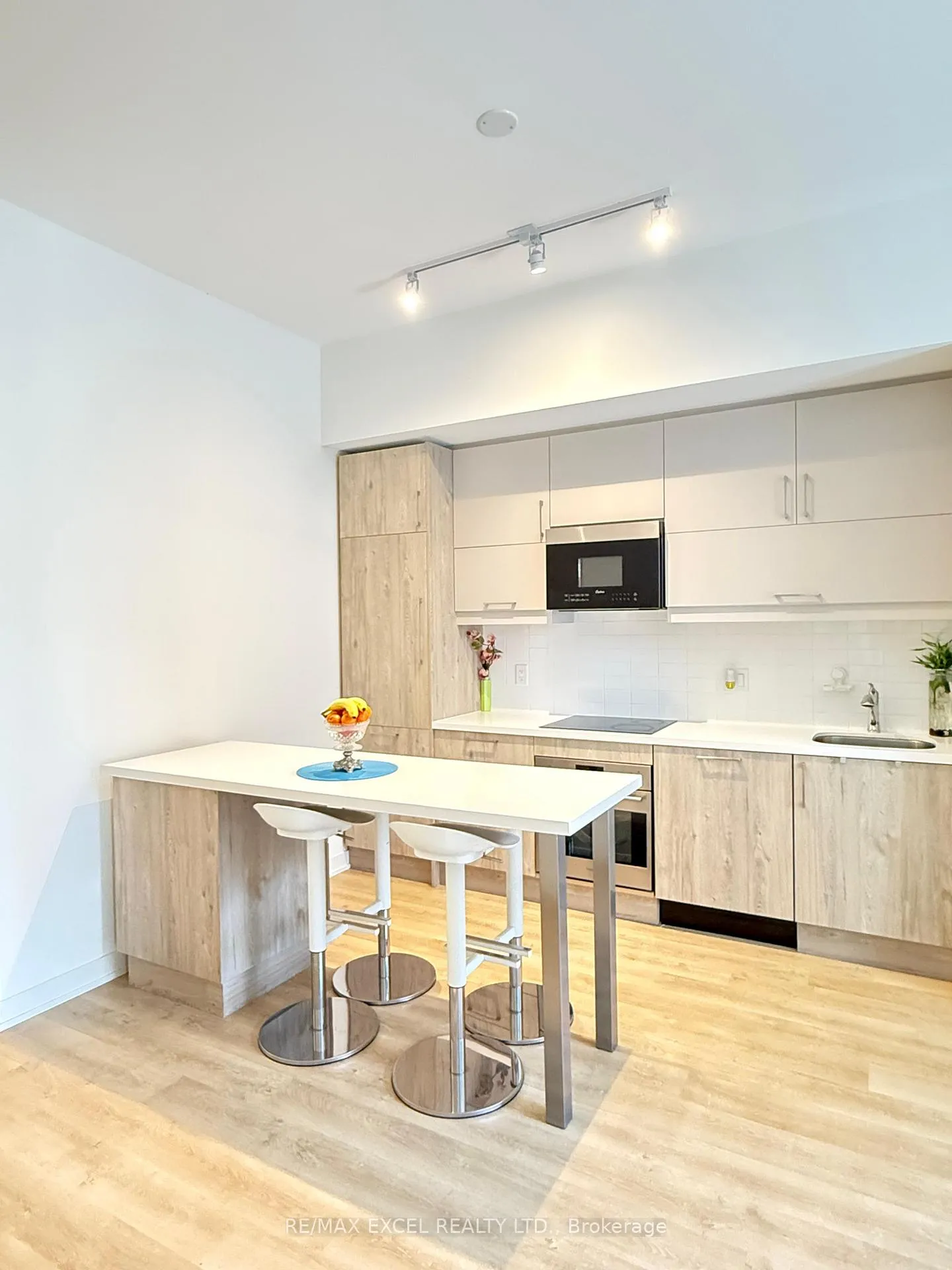 Photo 2 of Unit 1018B, 292 Verdale Crossing, Markham, Unionville — HOMEH