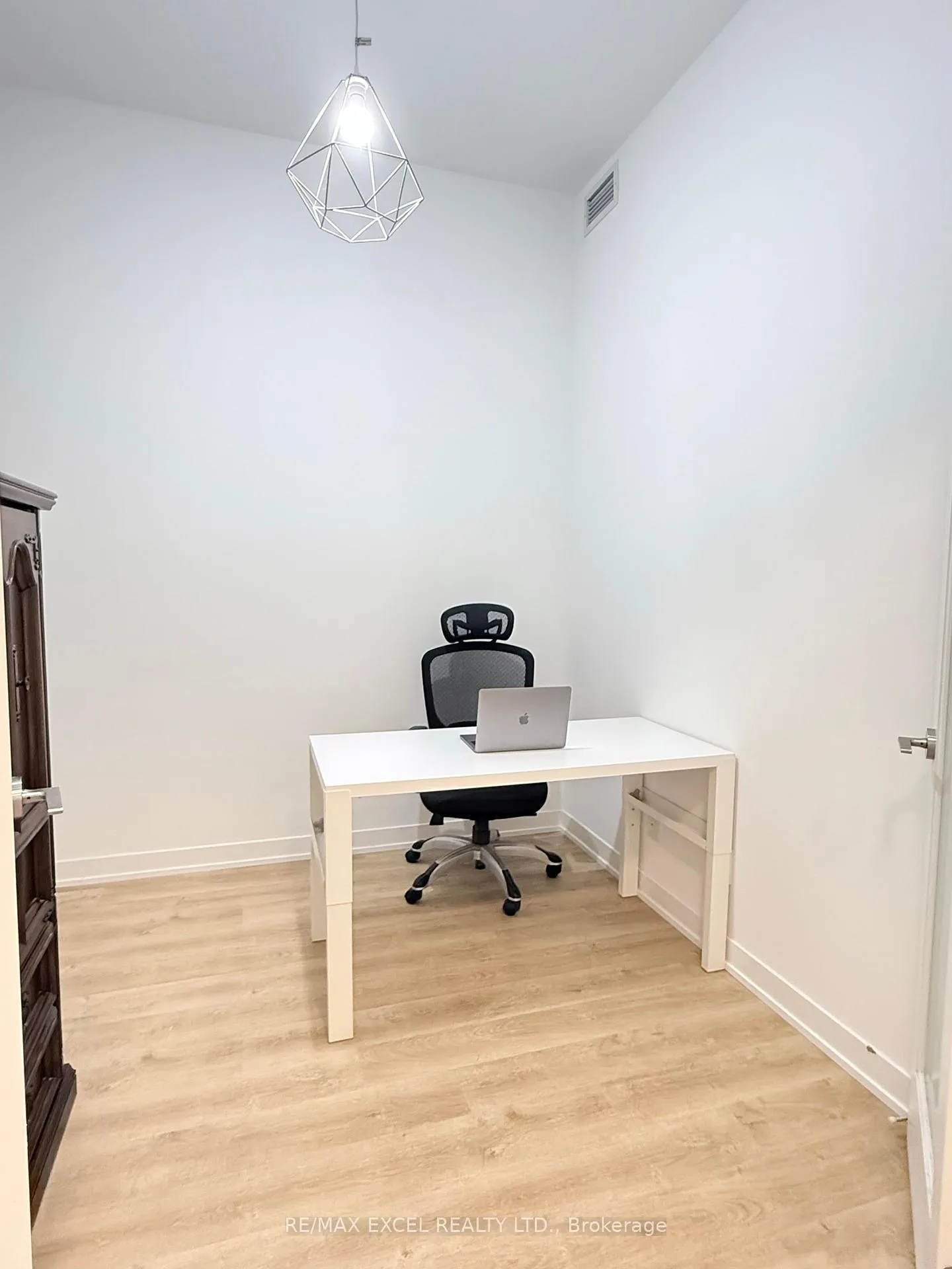 Photo 5 of Unit 1018B, 292 Verdale Crossing, Markham, Unionville — HOMEH