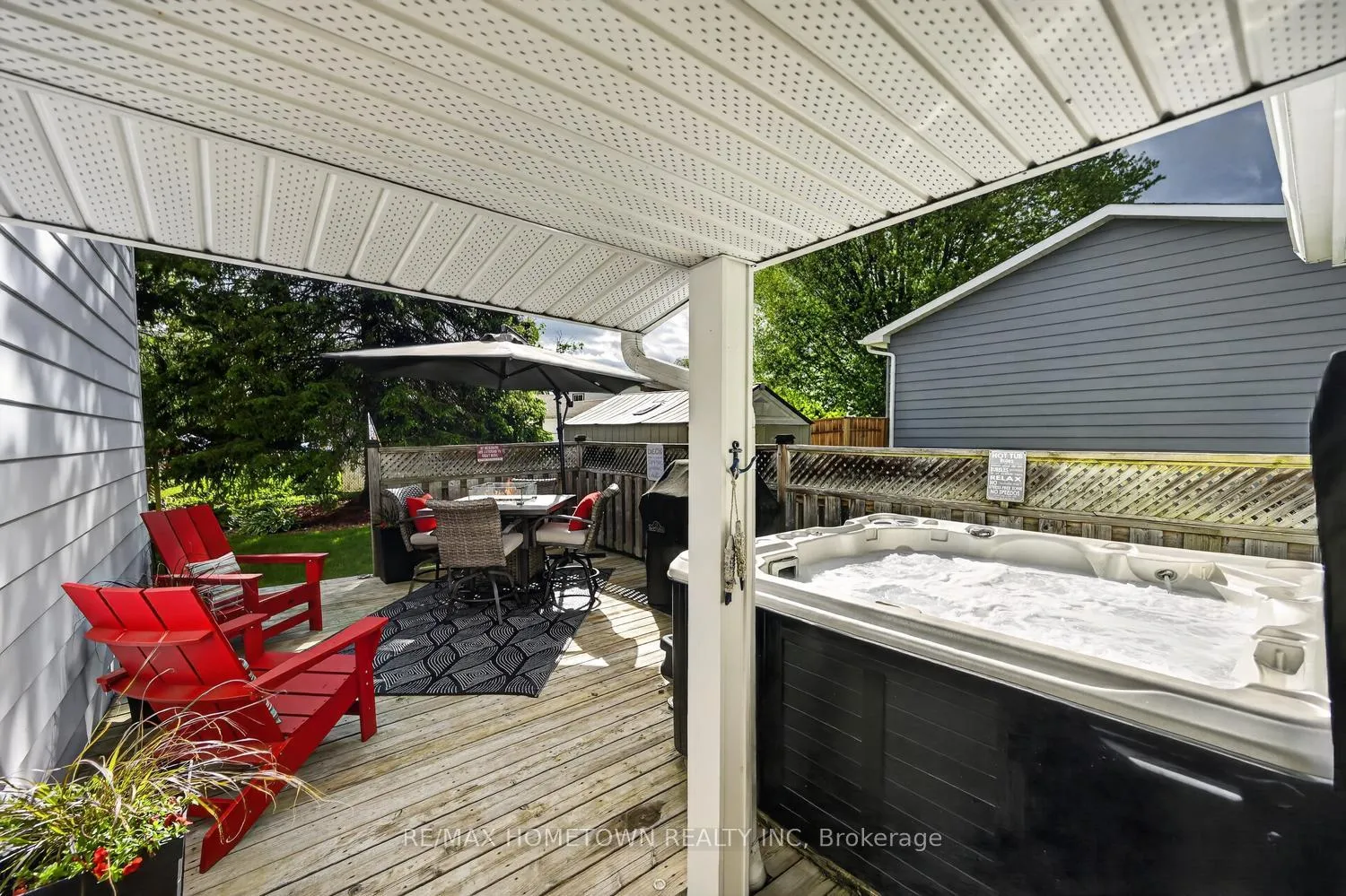 Photo 4 of 736 Comstock Crescent, Brockville — HOMEH