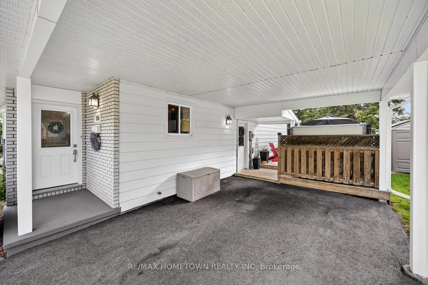 Photo 14 of 736 Comstock Crescent, Brockville — HOMEH