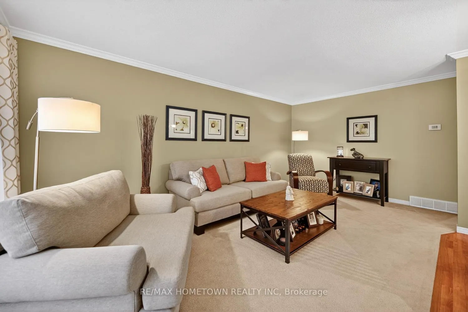 Photo 15 of 736 Comstock Crescent, Brockville — HOMEH
