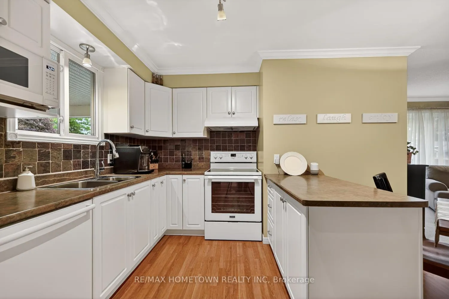 Photo 20 of 736 Comstock Crescent, Brockville — HOMEH