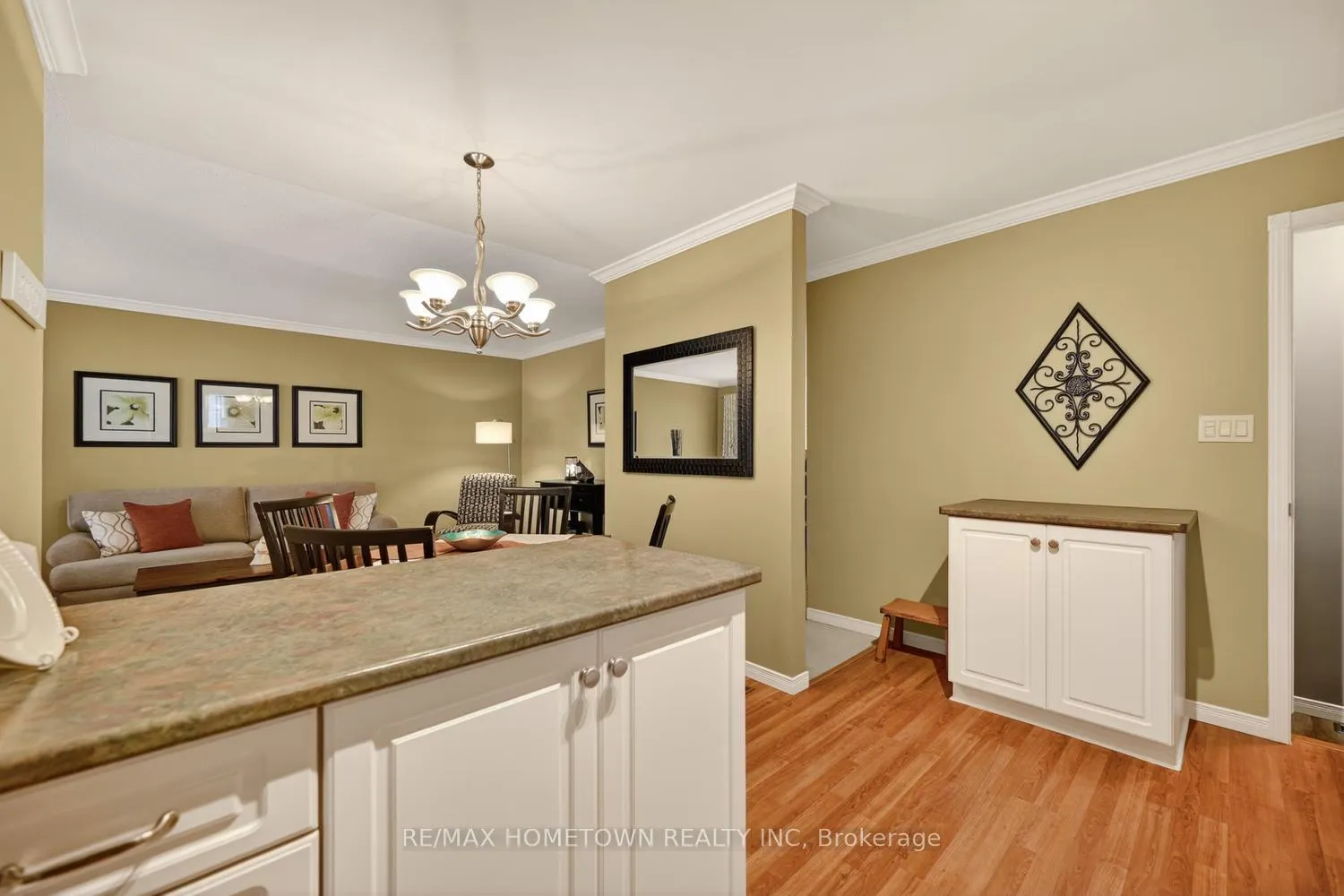 Photo 21 of 736 Comstock Crescent, Brockville — HOMEH