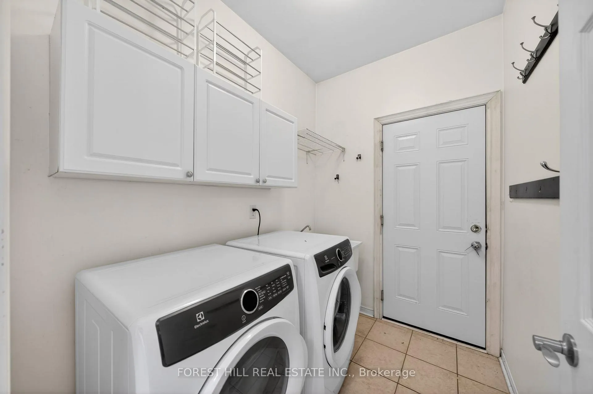 Photo 11 of 1937 Wilson Street, Innisfil, Alcona — HOMEH