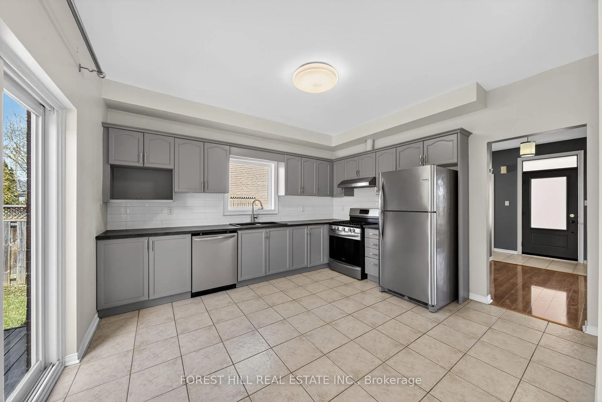 Photo 15 of 1937 Wilson Street, Innisfil, Alcona — HOMEH