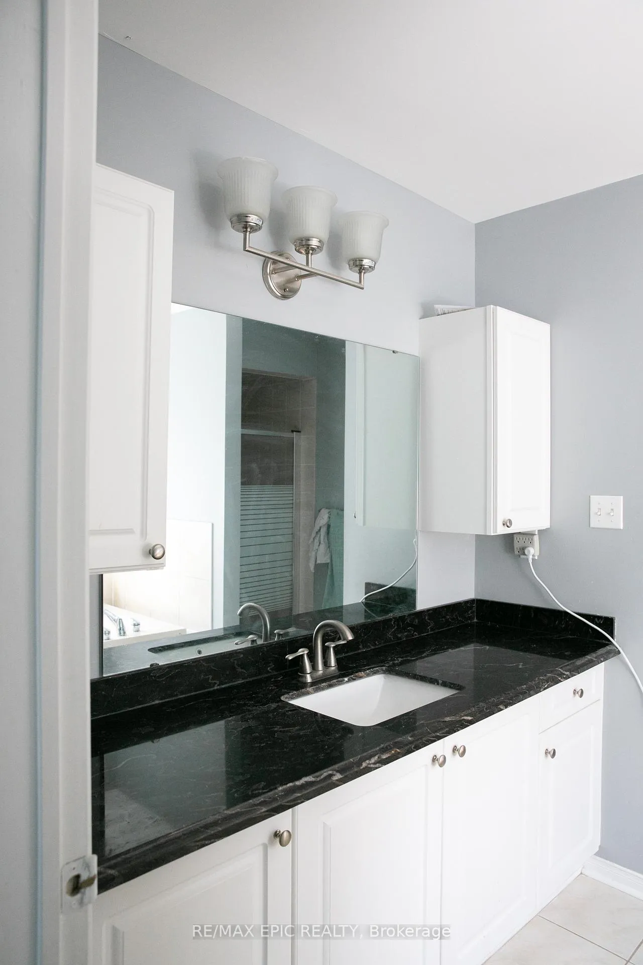 Photo 15 of 45 Golden Meadow Drive, Markham, Wismer — HOMEH