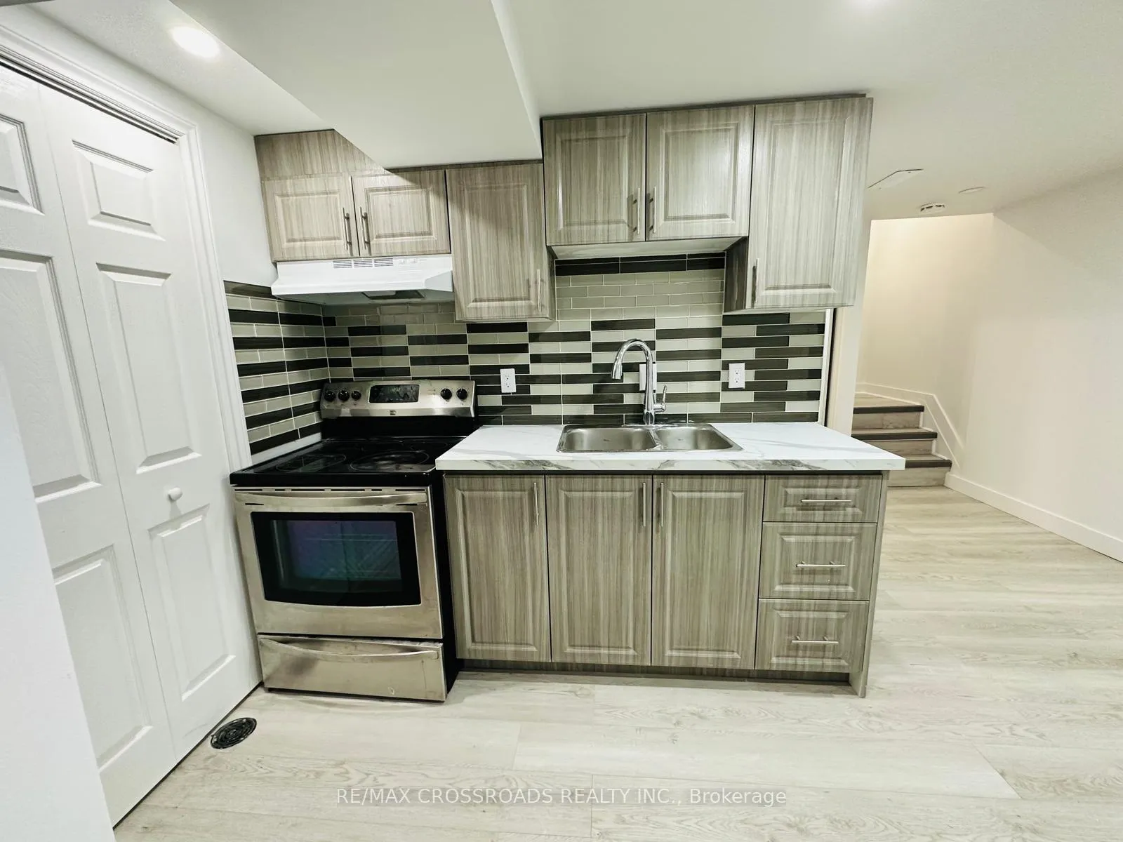 Photo 2 of 256 Birchcliffe Crescent, Hamilton, Berrisfield — HOMEH