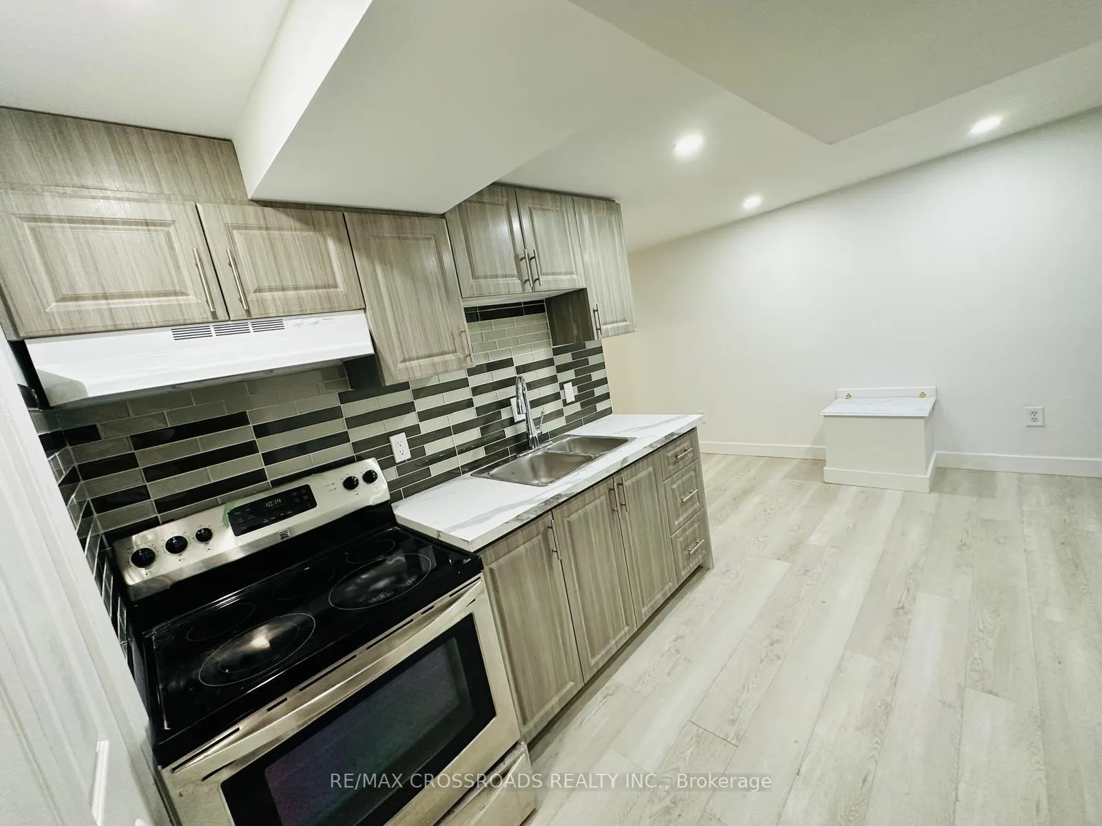 Photo 11 of 256 Birchcliffe Crescent, Hamilton, Berrisfield — HOMEH