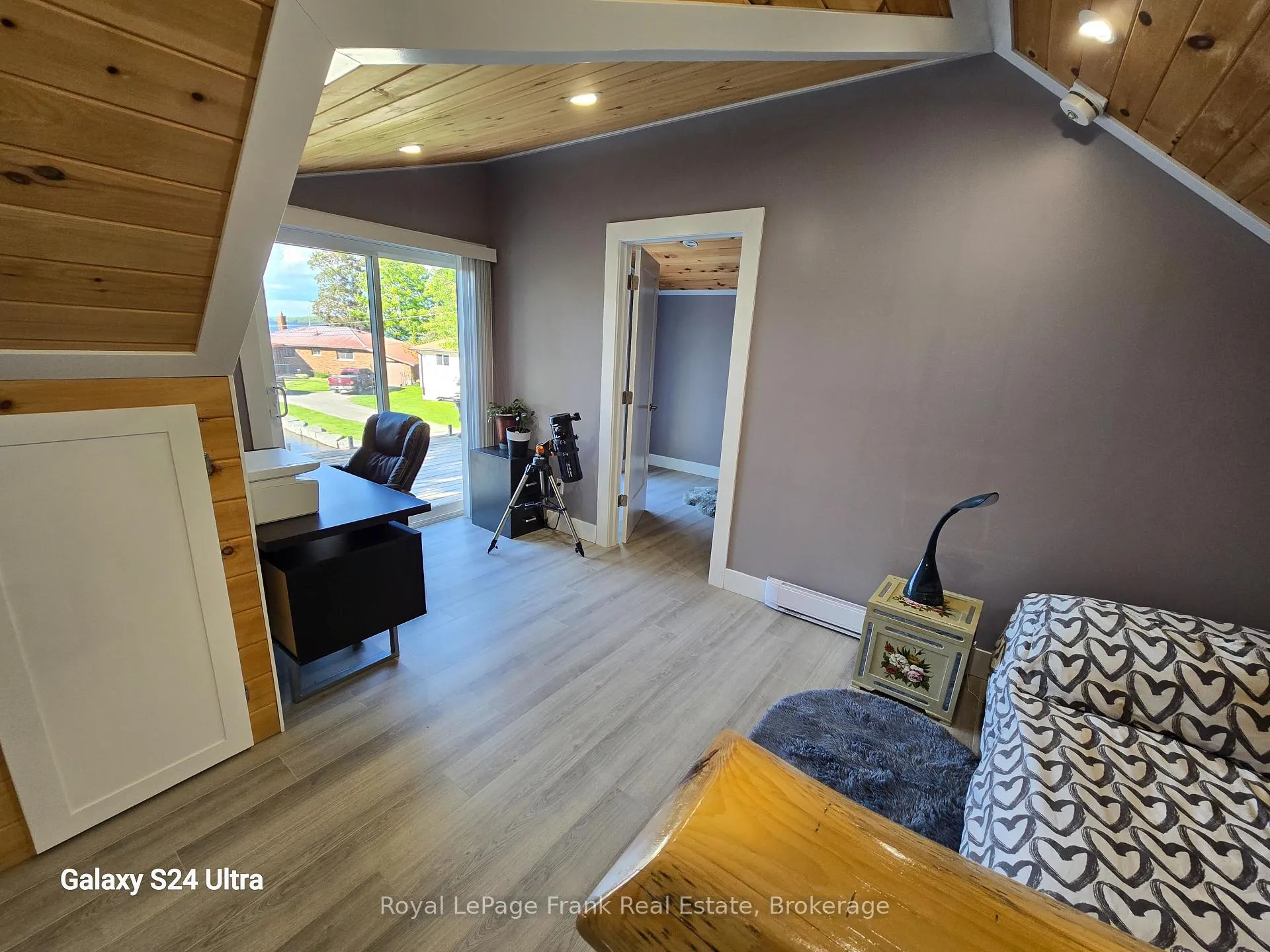 Photo 24 of 71 Falls Bay Road, Kawartha Lakes, Bobcaygeon — HOMEH