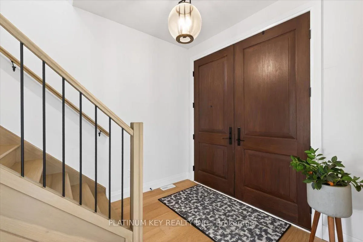 Photo 4 of 136 Daventry Way, Middlesex Centre, Kilworth — HOMEH