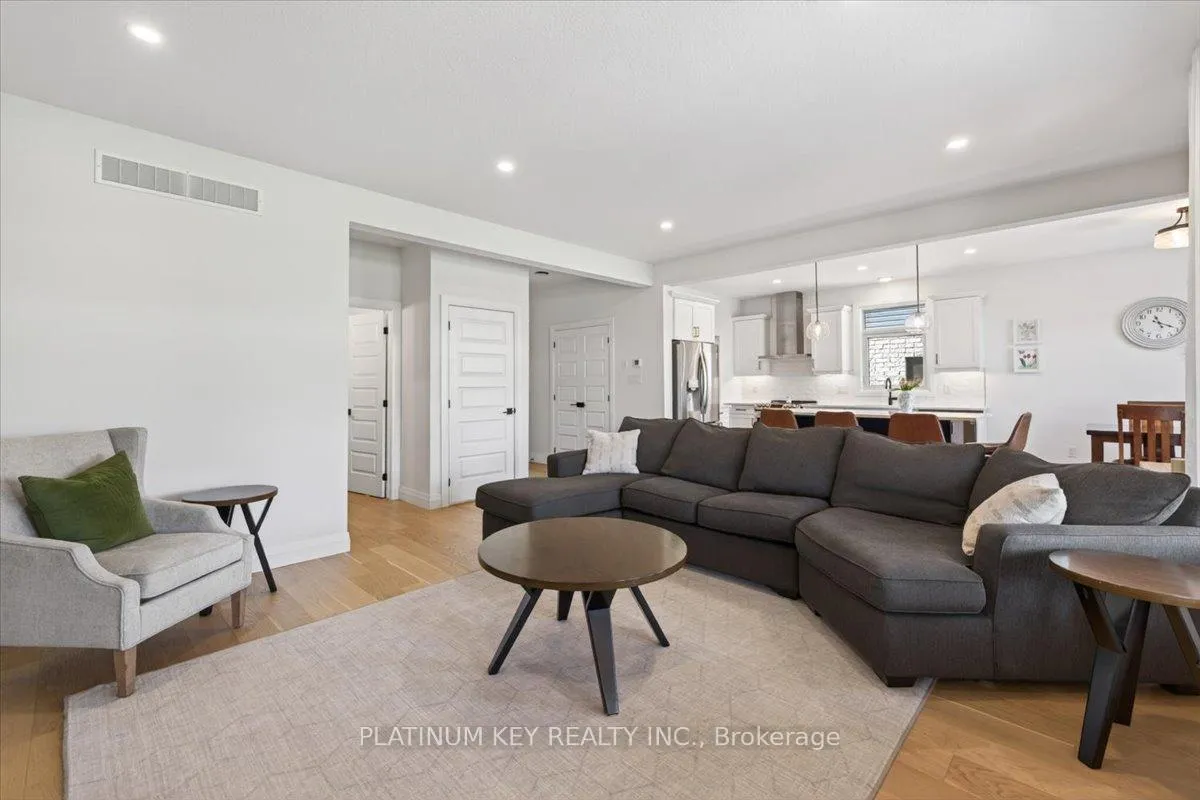Photo 14 of 136 Daventry Way, Middlesex Centre, Kilworth — HOMEH