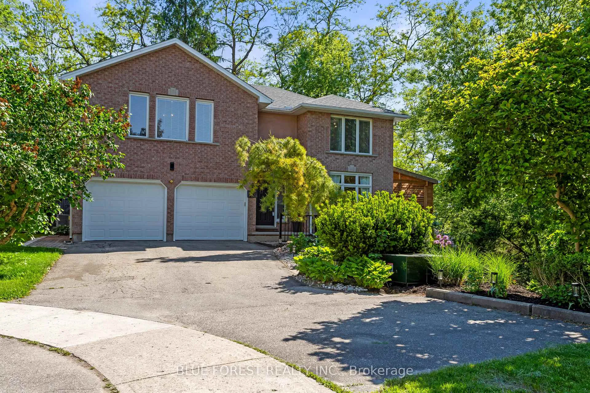 Front of 674 Grand View Avenue