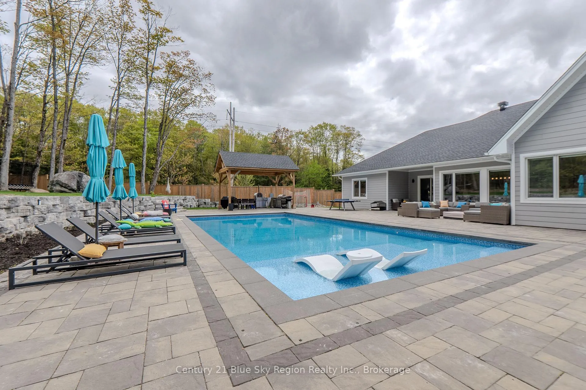 Photo 7 of 54 Grey Stone Avenue, North Bay, Airport — HOMEH